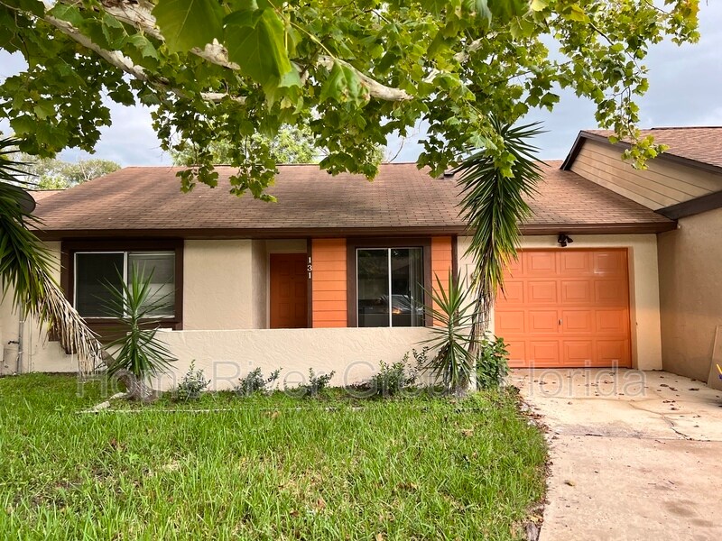 Primary Photo - 131 Sand Pine Cir