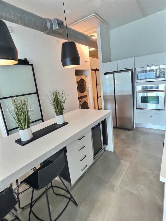 Foto del edificio - 3029 NE 188th St