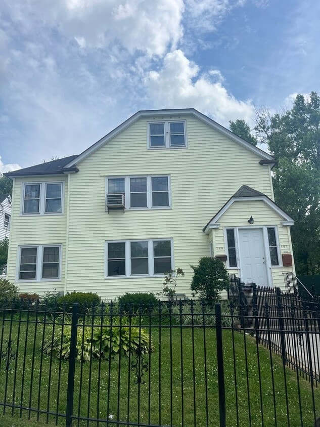Primary Photo - 149 Bonner St