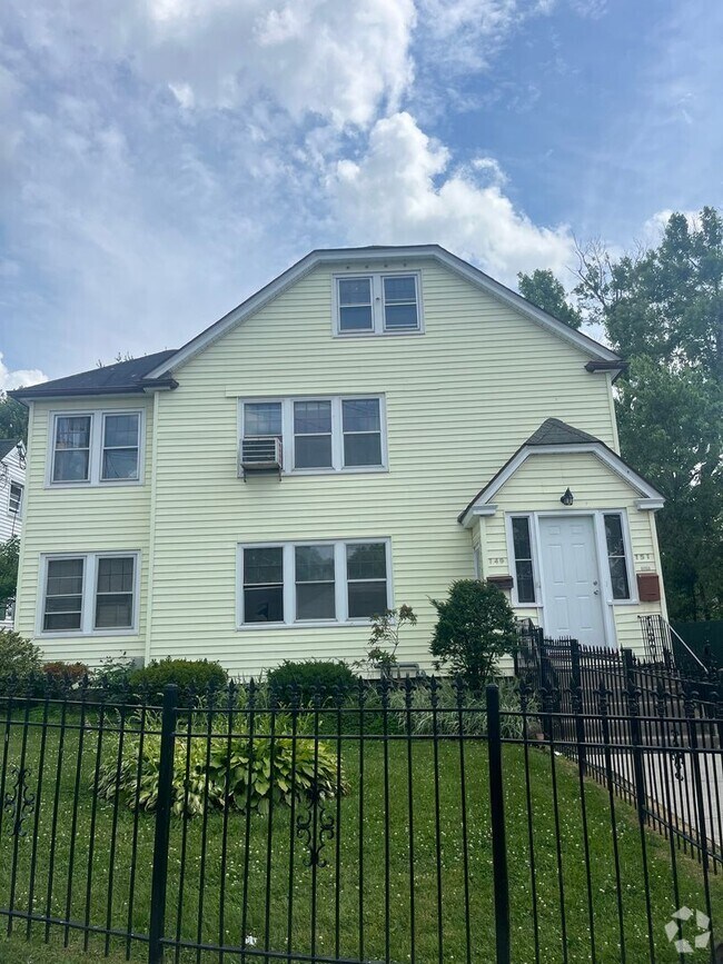 Building Photo - 149 Bonner St