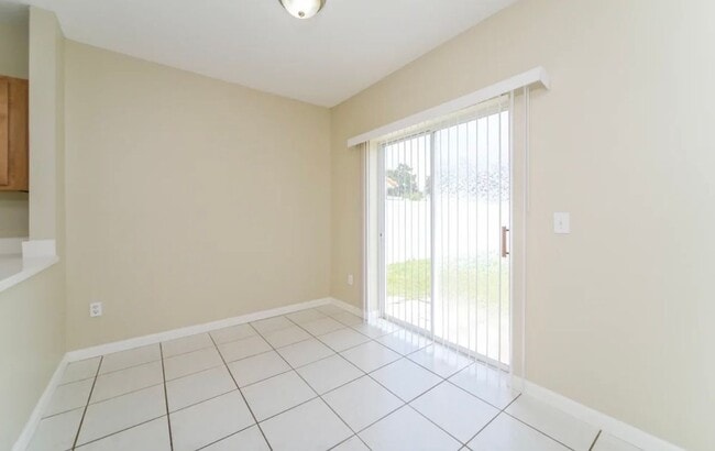 Building Photo - 2337 Cordova Ct