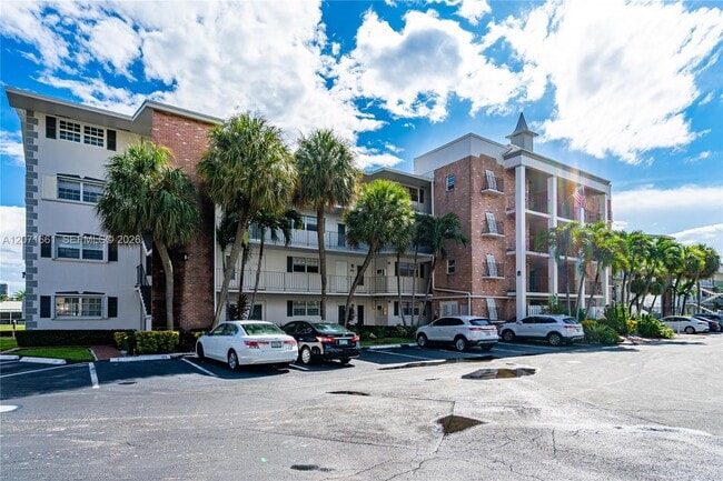 Building Photo - 455 Paradise Isle Blvd
