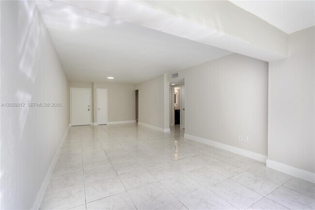 Foto del edificio - 9180 Fontainebleau Blvd