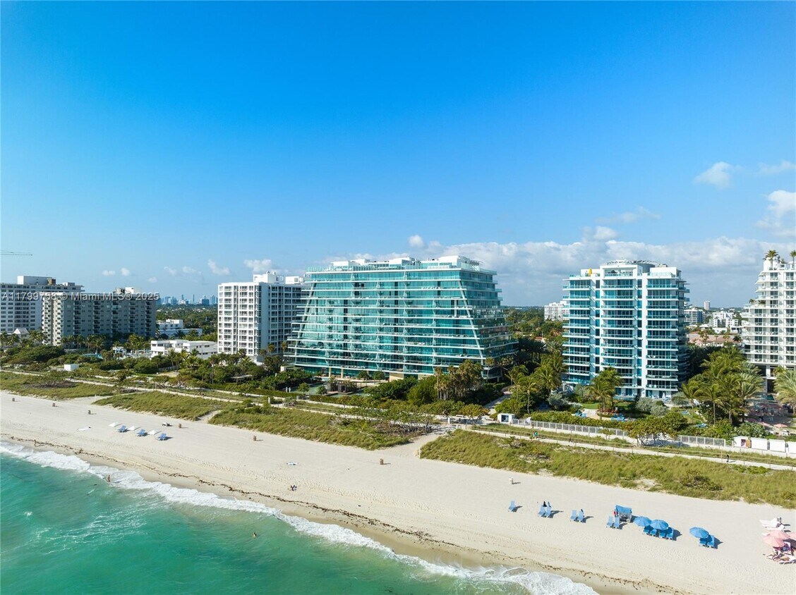 Foto principal - 9349 Collins Ave