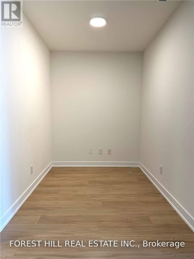 Building Photo - 430 Roncesvalles Ave