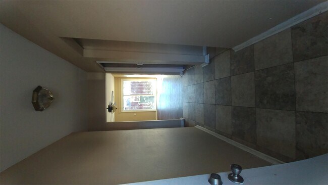 Building Photo - 1450 E Tanners Creek Dr