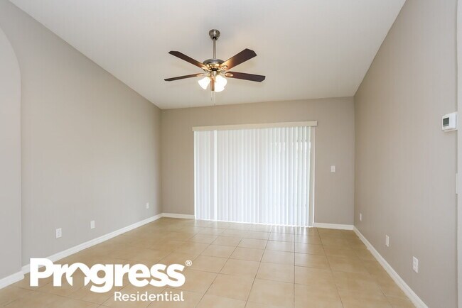 Foto del edificio - 1517 Silktree Ct