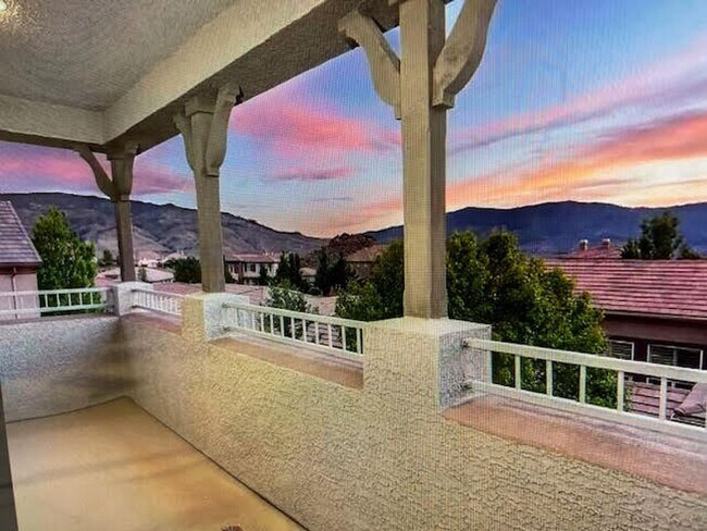 Building Photo - Gated Home in Somersett