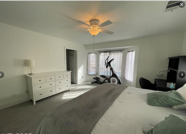 Foto del edificio - 1393 W Glassy Pond Ave