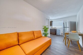 Building Photo - 2741 SW 67th Ave