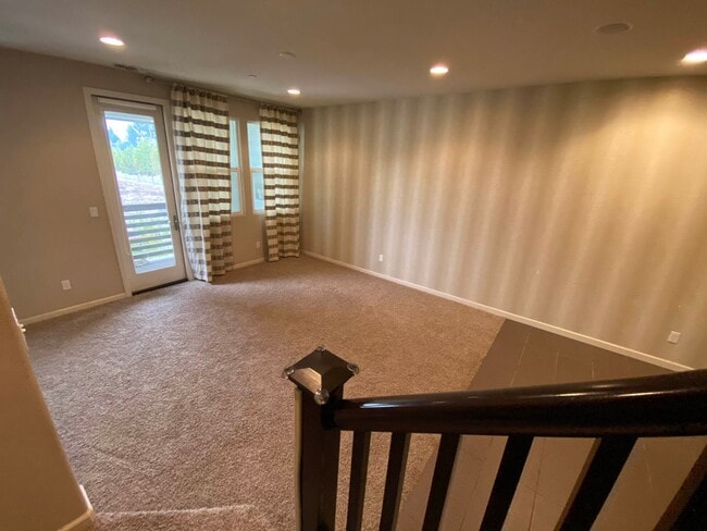 Foto del edificio - 4Br4Ba Former Model Townhouse Top of the L...