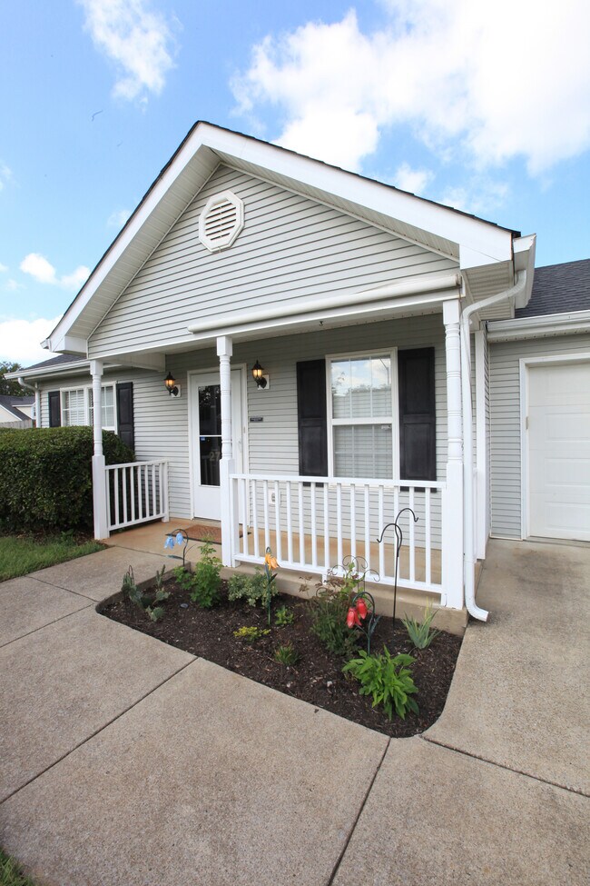 Building Photo - 2764 Oxford Hall Ave