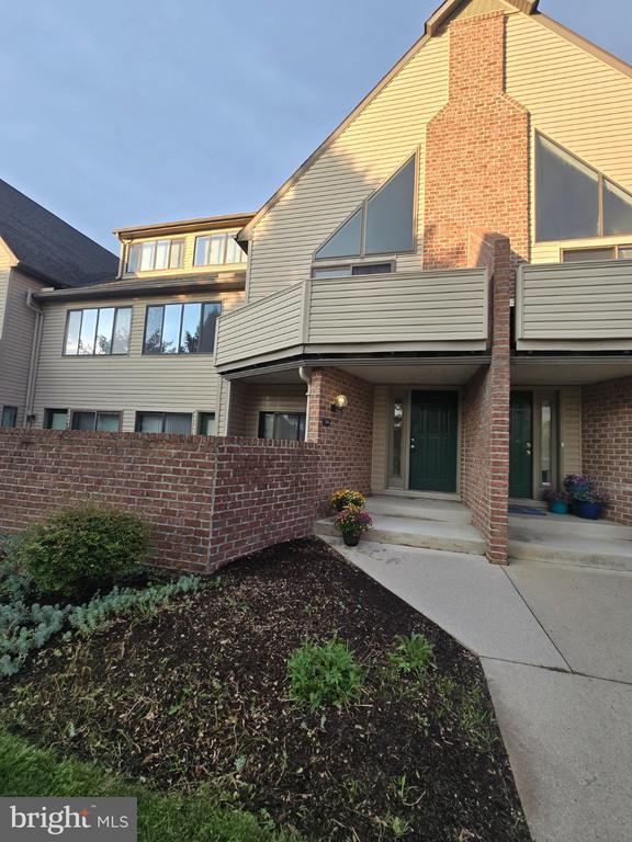 Building Photo - 306 Cherrington Dr