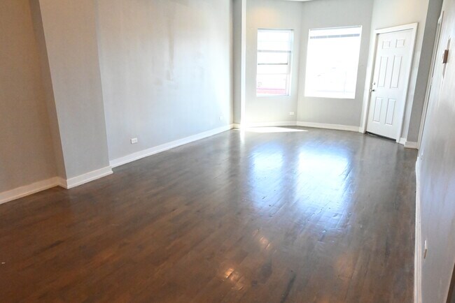 Foto del edificio - 2750 W Cermak Rd