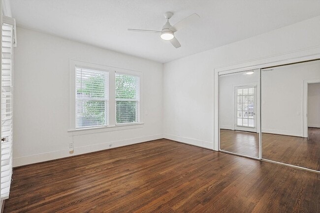 Building Photo - 5620 Richmond Ave