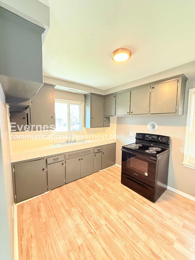 Foto del edificio - 19908 Heyden St