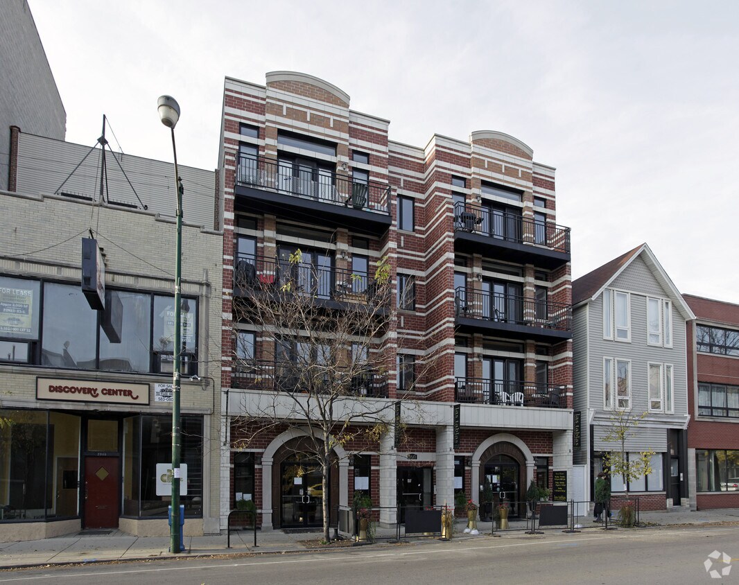 Primary Photo - 2942 N Lincoln Ave