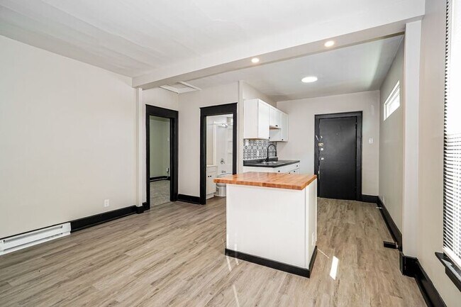 Foto del edificio - 98-100 N Hague Ave