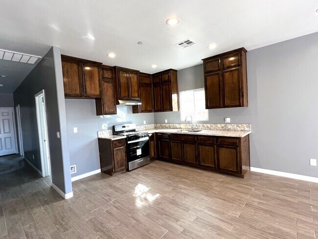 Building Photo - 3312 Lotus Ln
