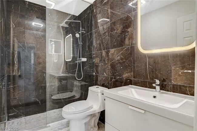 Foto del edificio - 3841 Daisy St