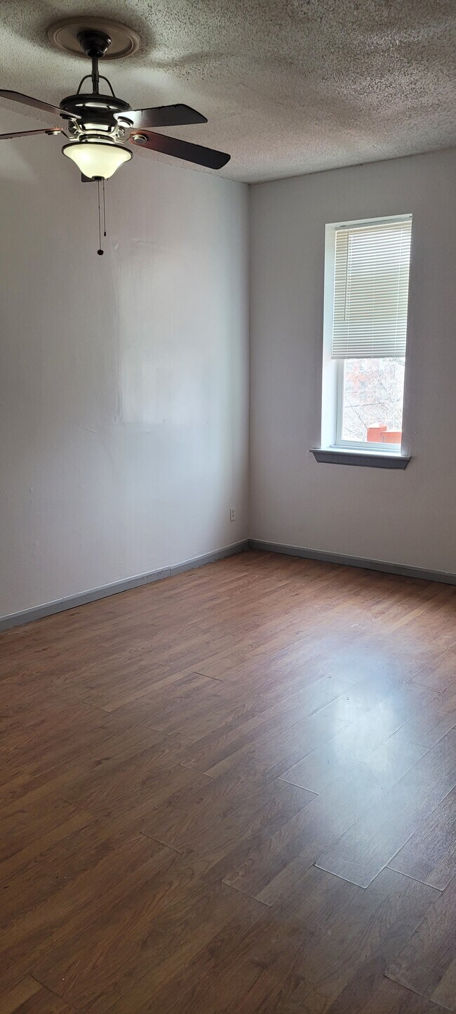 Sala de estar - 3745 California Ave