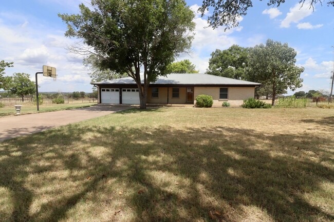 Building Photo - Brock ISD! 4 Acres!