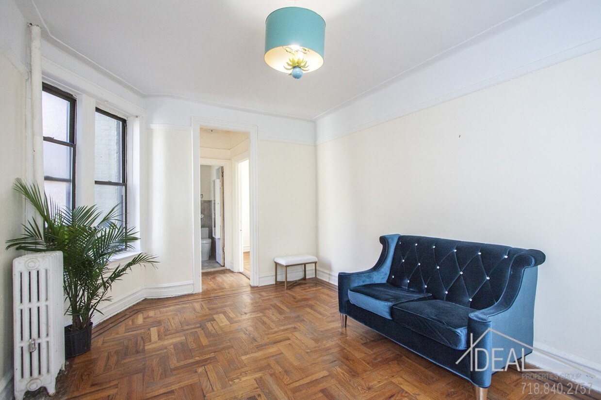 Foto principal - 246 Cornelia Street #C4R