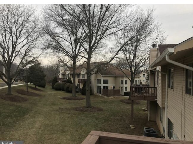 Building Photo - 302 Green Meadow Ln