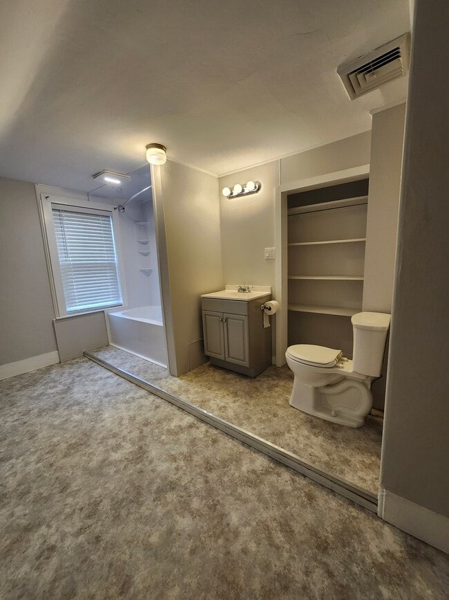 Building Photo - 292 Union St