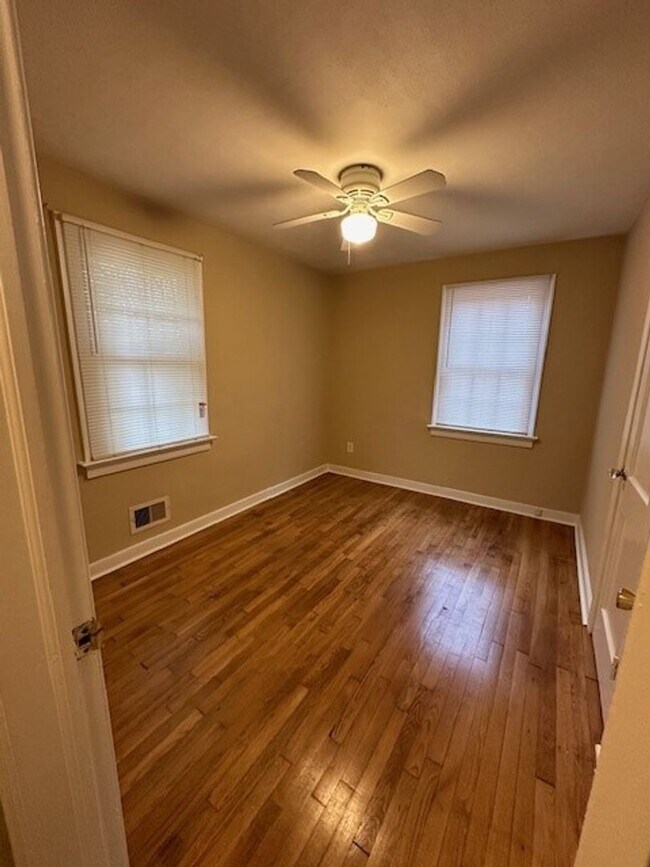 Building Photo - 106 Bethune Dr