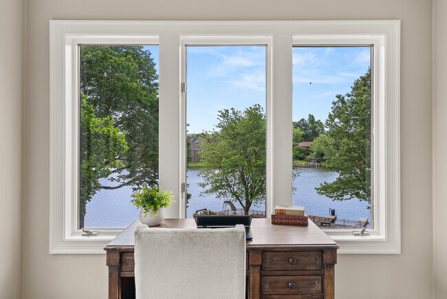 Foto del edificio - 9711 Pine Point Dr