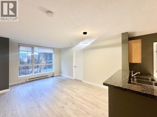 Photo du bâtiment - 1420 W Georgia St