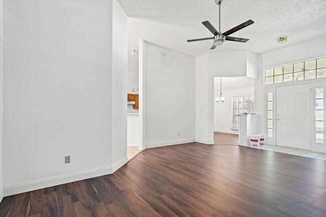 Building Photo - 2429 Cedar Trace Dr W