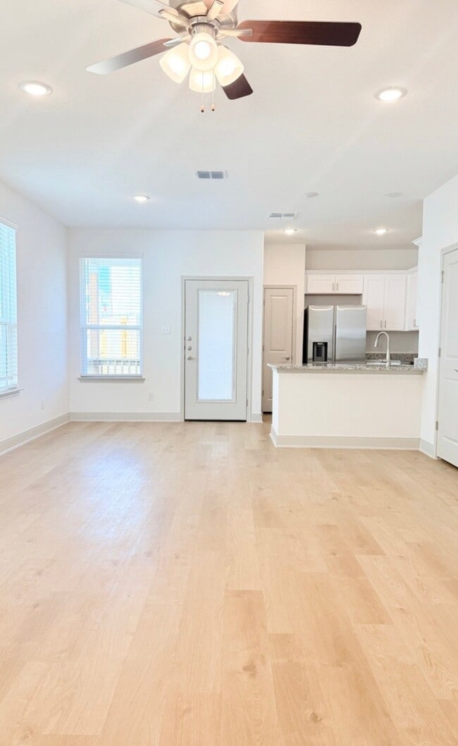 Photo - 10219 Tulipwood Run (San Antonio, TX) Apartment