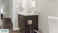 Foto principal - 7601 Carlton Arms Dr