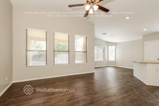 Foto del edificio - 3352 E Chickadee Rd