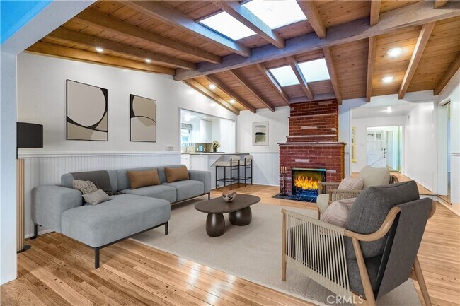 Foto del edificio - 13139 Valleyheart Dr