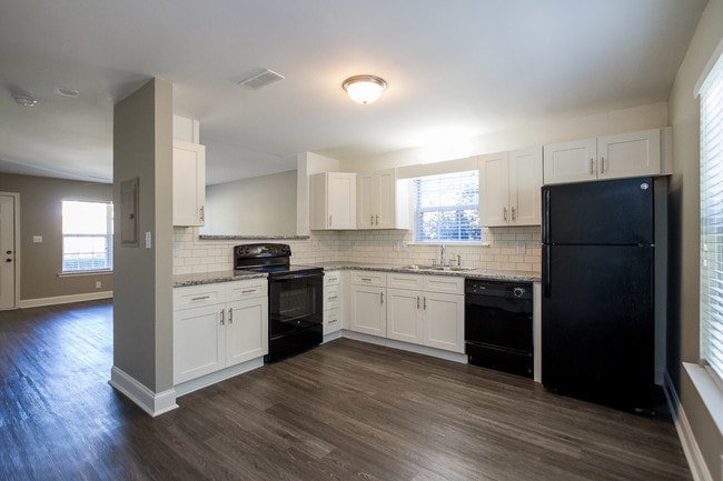 Building Photo - Peachers Mill Court