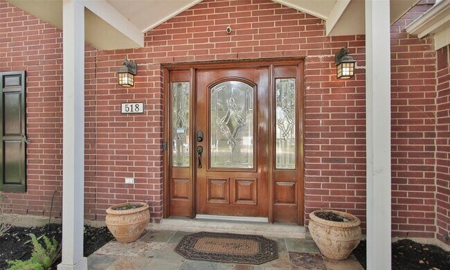 Foto del edificio - 518 Hawthorn Pl