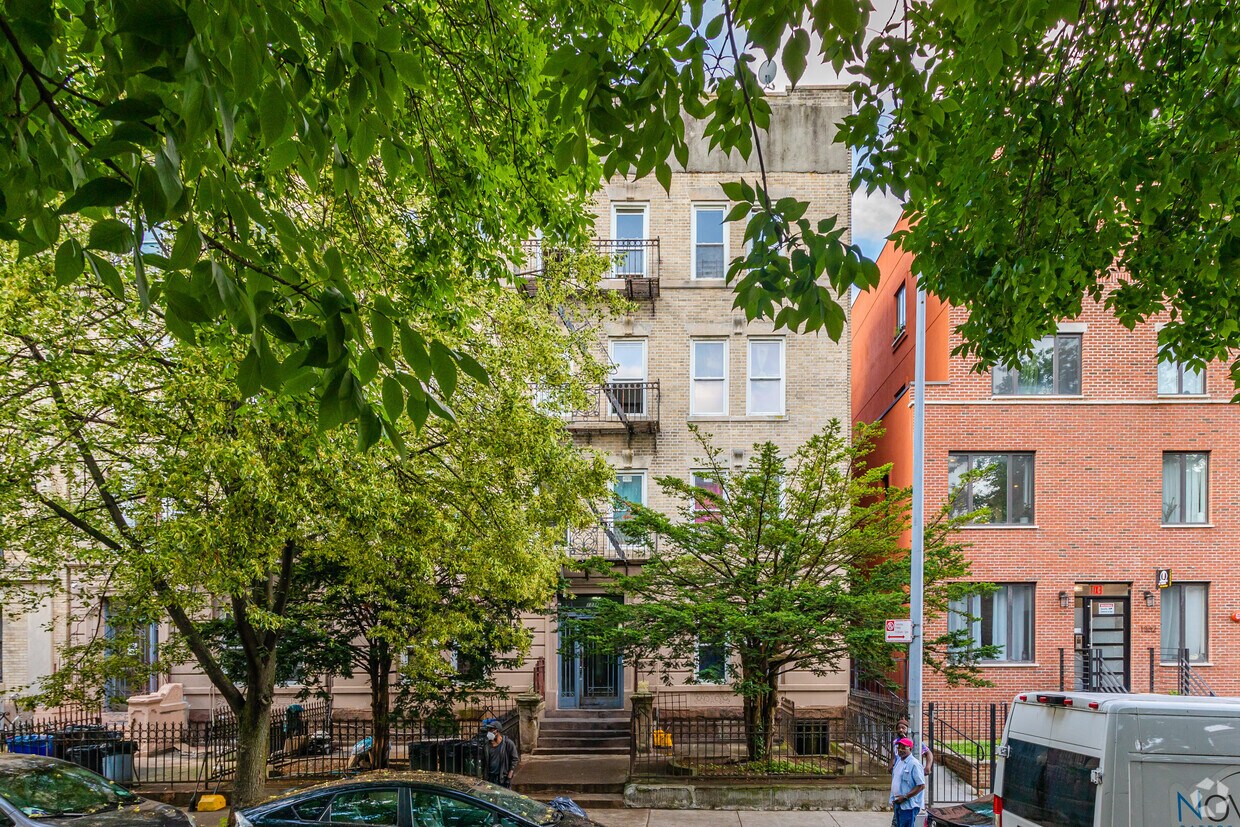 Foto del edificio - 1338 Bergen St