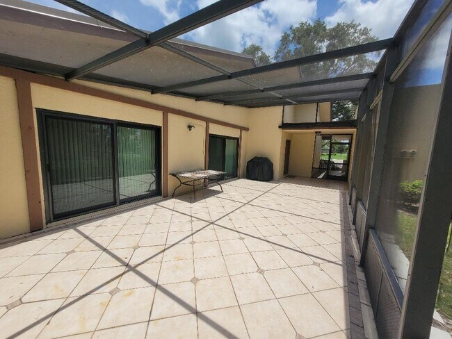 Foto del edificio - 3007 Bent Pine Dr