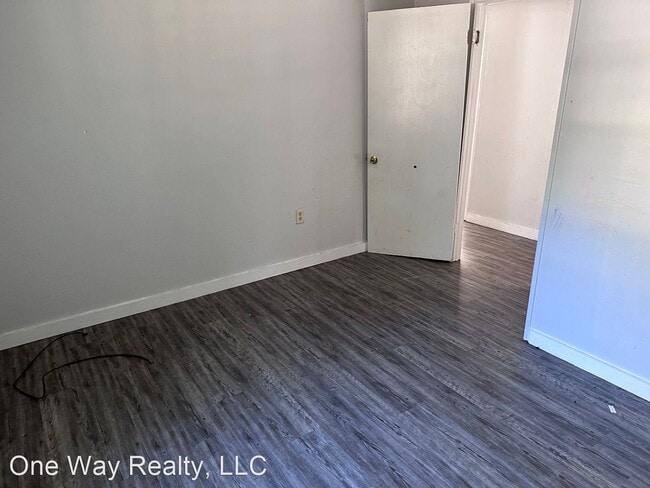 Building Photo - 3 br, 1 bath House - 118 N 11th st