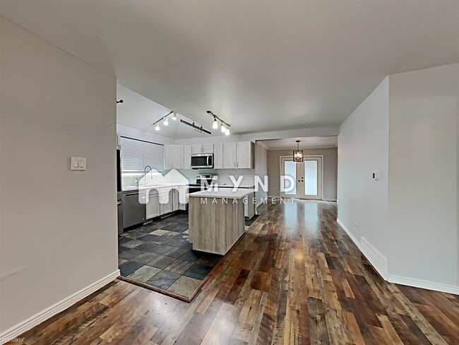 Building Photo - 3 br, 2 bath House - 4645 N Fillmore St