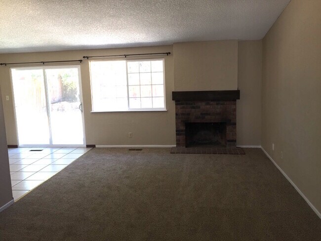 Foto del edificio - Pretty in Beige - Sparks 4 Bedroom Single ...