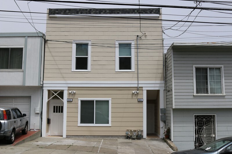 Primary Photo - 664 Bellevue Ave