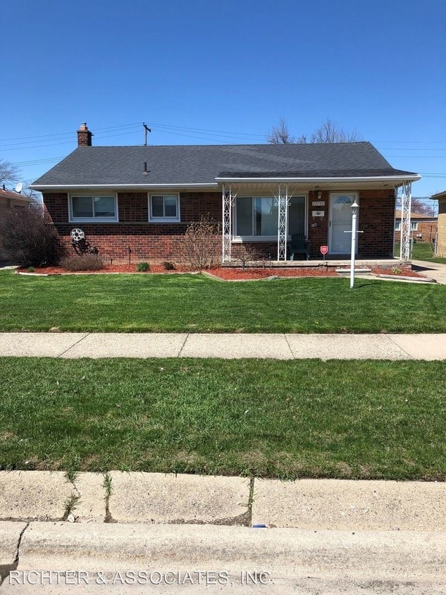 Primary Photo - 29742 Julius Blvd