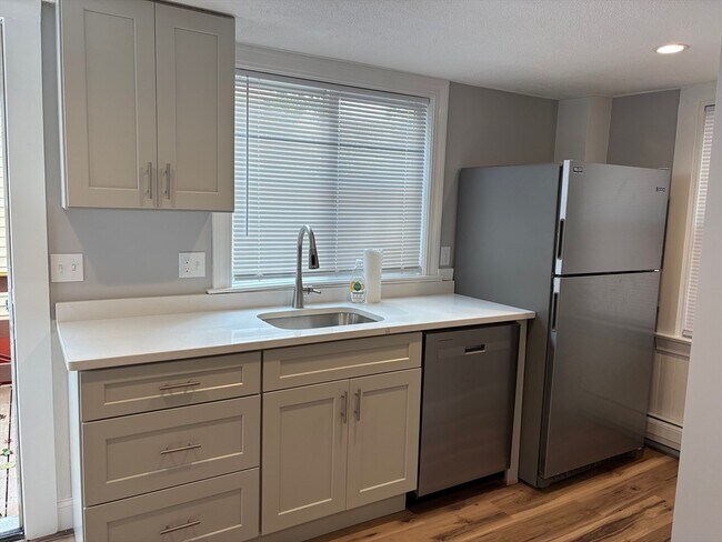 Foto del edificio - 408 Neponset St