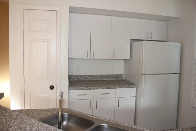 Foto del edificio - 6332 Raleigh St