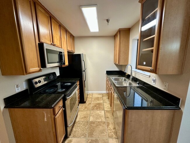 Building Photo - Cupertino Villas Condo