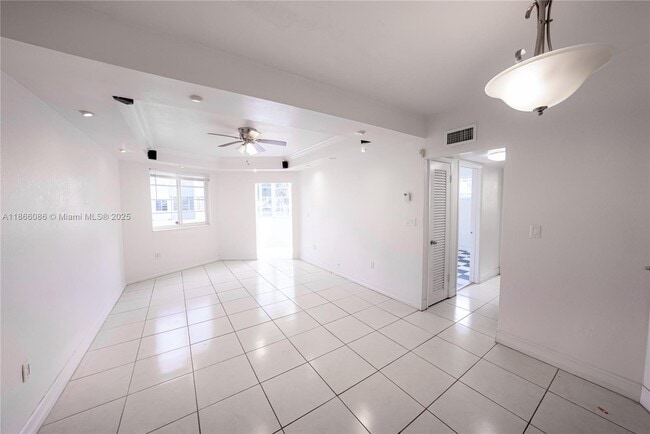 Building Photo - 1701 NE Miami Gardens Dr